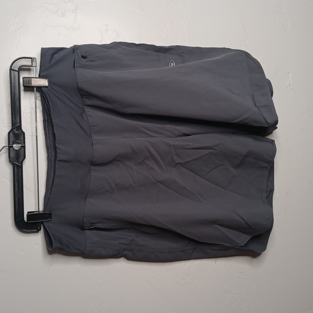 Maroaut Mens XXL Gray Athletic Running Shorts Zipper Pocket‎ with Liner NWT